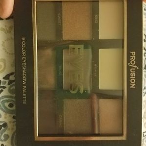 Profusion eyeshadow palette